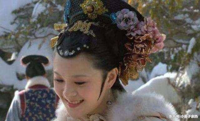 甄嬛传:跟着华妃的曹琴默,为何闻了那么多欢宜