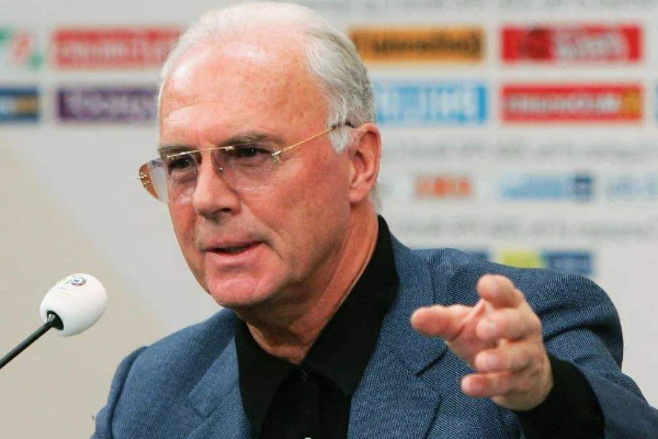 世界足坛史上五大球王:贝利、贝肯鲍尔毫无悬