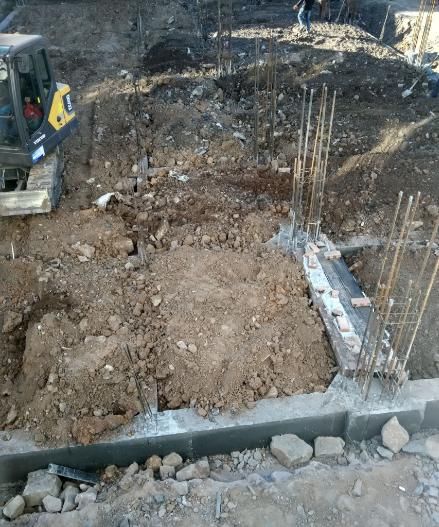 农村小伙进城打工3年后装穷回家,亲戚远躲,几