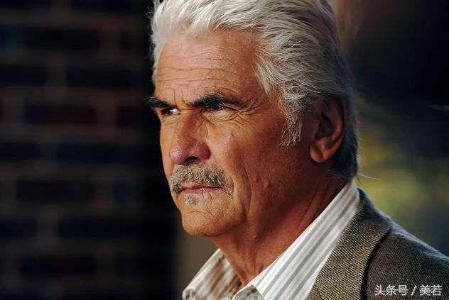 为什么《复仇者联盟3》的灭霸响指一打,美队为