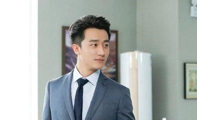 黄轩一双小肉手萌哭众人 网友喊话:请问您需要