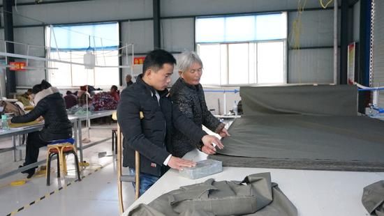 扶贫车间探索中国产业扶贫新模式