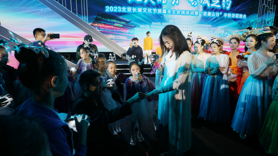 长城见证永恒！ “居庸山月”上演惊喜求婚