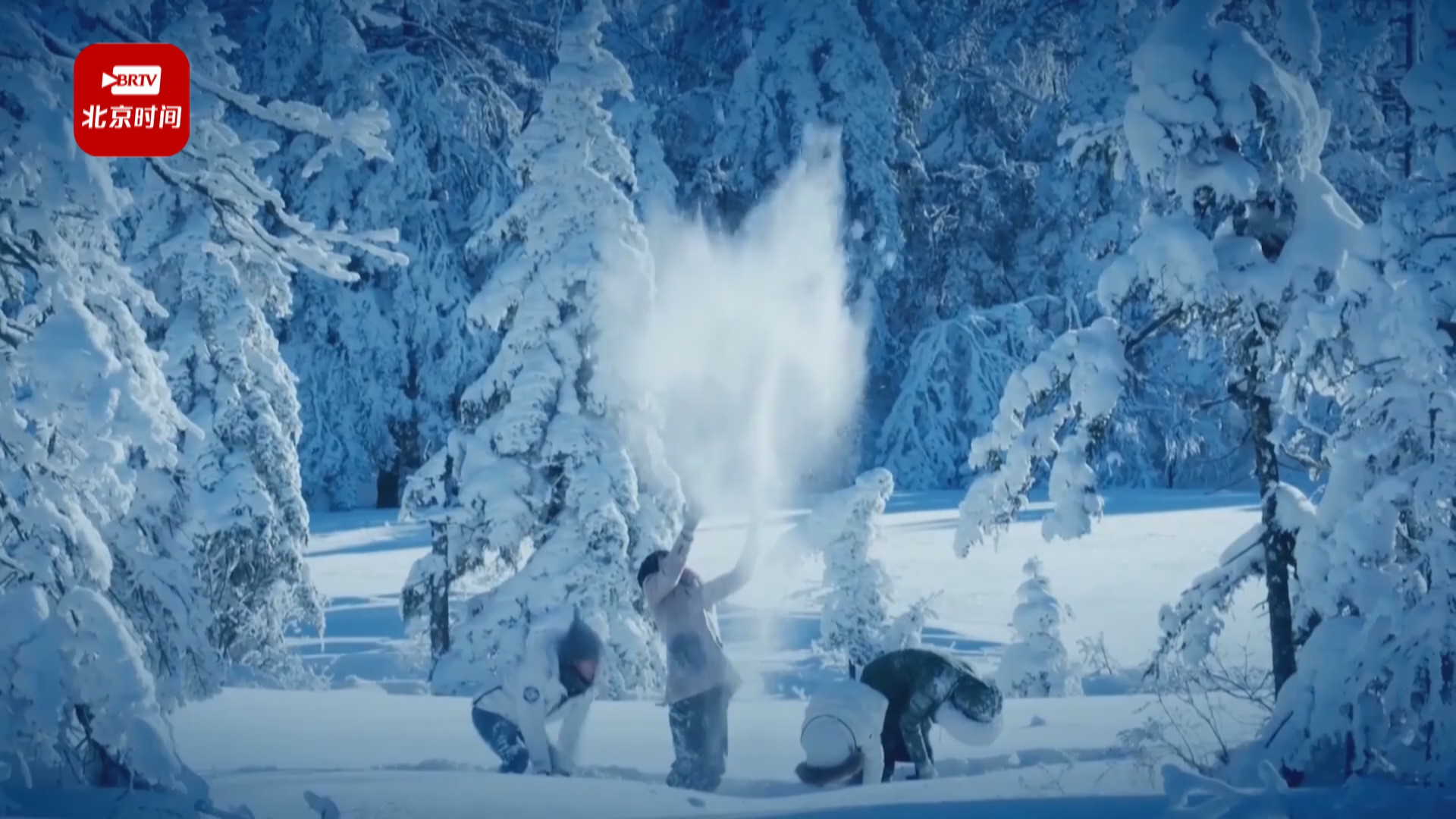 “雪国列车”粗发！今冬首趟冰雪旅游专列哈尔滨发车