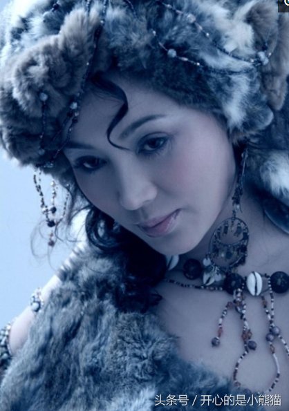 52岁的她因丈夫家暴带孩子净身出户,后一剧爆