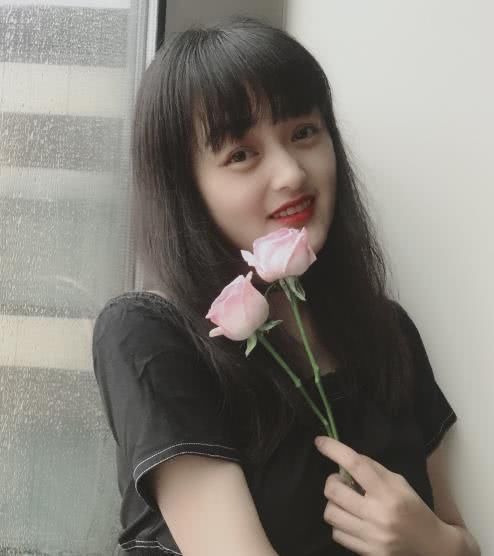 赵丽颖的助理逆袭成小仙女,路人镜头下比赵丽