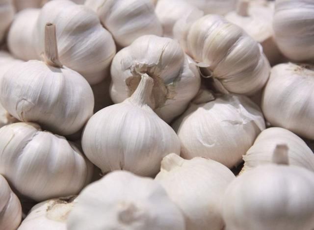 全国大蒜价格平稳运行,蒜价有涨有跌!2018大蒜