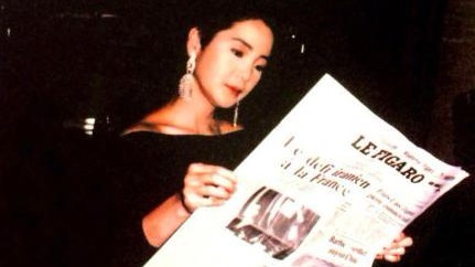 邓丽君32年前旧照曝光,一身黑裙现身巴黎街头,风华绝代 邓丽君32年前旧照曝光,一身黑裙现身巴黎街头,风华绝代