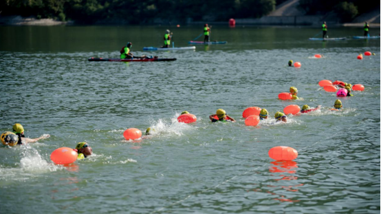 游泳骑车跑步样样全能！10岁小“铁人”用行动诠释永不放弃