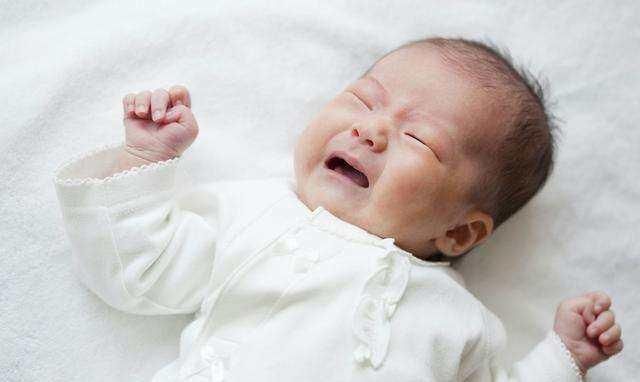 宝宝刚出生的时候,为什么要哭一次呢?原因很多