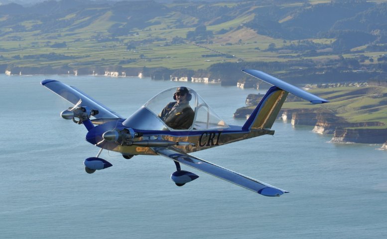 世界上最小的载人飞机:CriCri蟋蟀轻型飞机