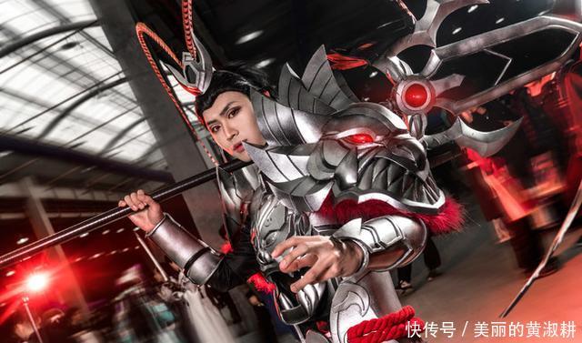 王者荣耀COS,威武霸气的吕布