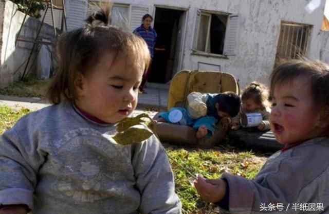 13岁女孩早恋怀孕,4年与3个男人生子,17岁要照