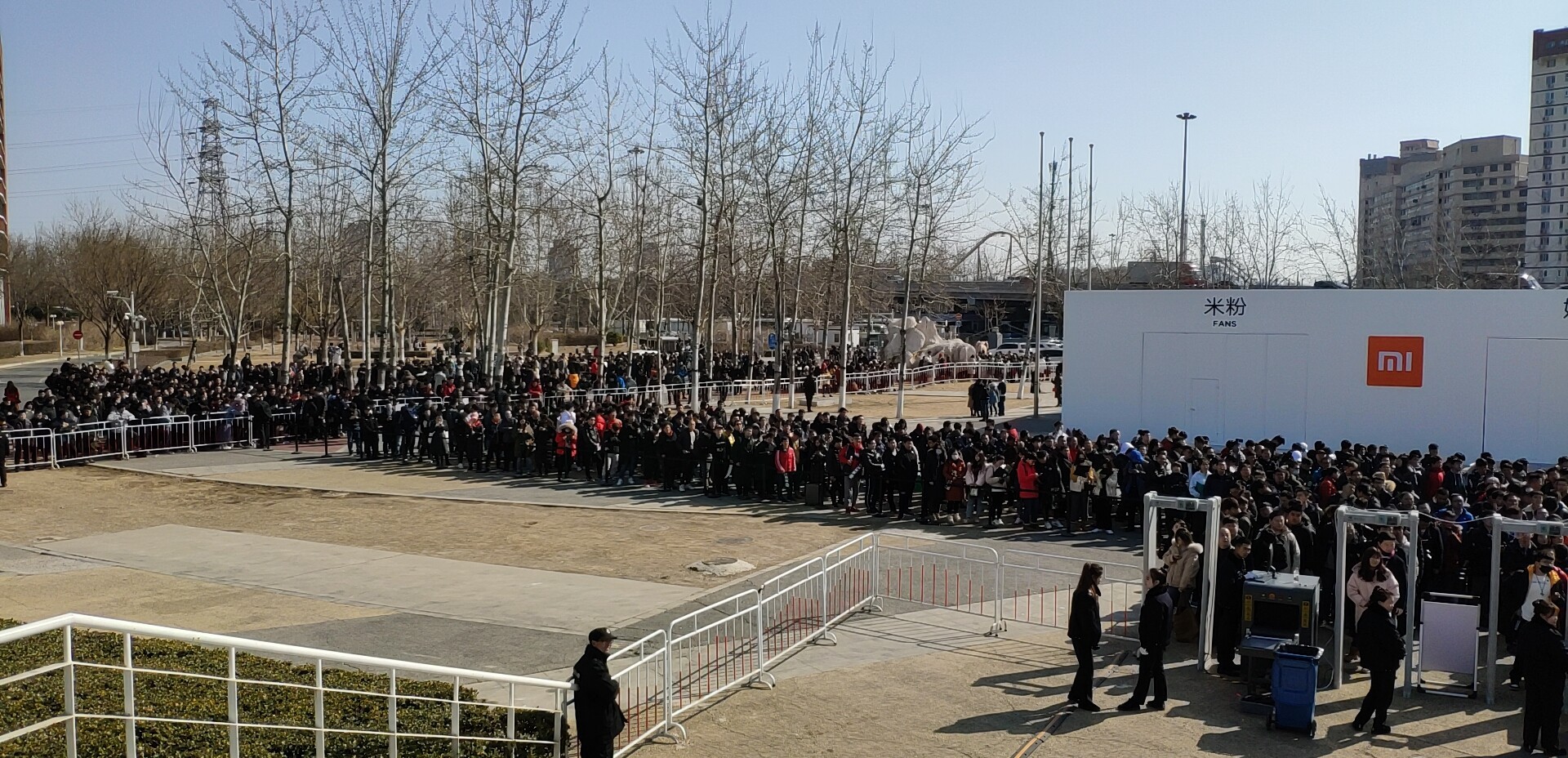 雷军宣战,小米9祭出价格屠刀,旗舰机市场炸锅