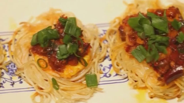 《快乐生活一点通》20180319好吃又好玩的鸟巢挂面饼