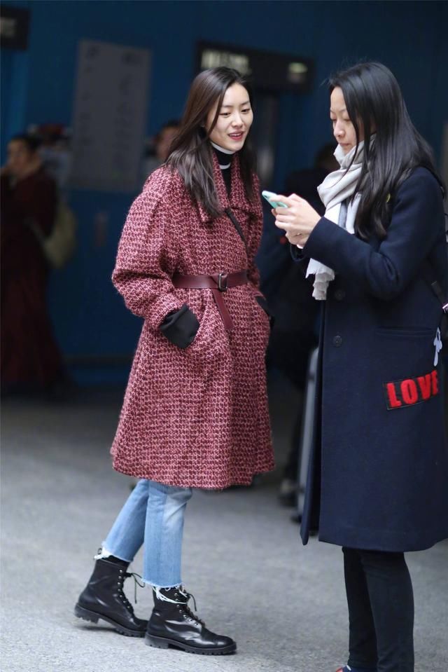 大表姐刘雯私服简直是女孩冬日穿搭的教课级示