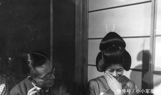 日本投降麦克阿瑟对日本天皇提三个要求,安排