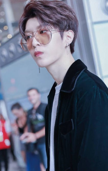 肖战的机场照,宋威龙的机场照,蔡徐坤的机场照