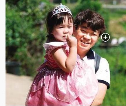 宋仲基霍建华李易峰等人抱孩子姿势PK,看到