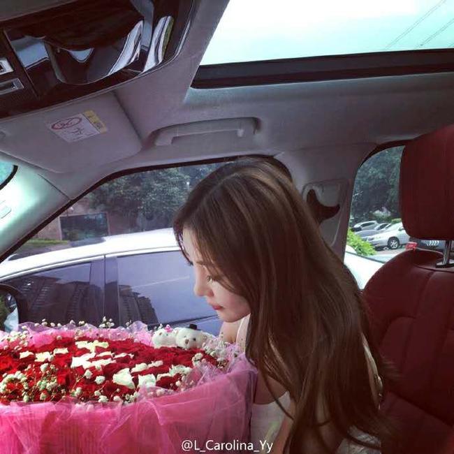 球星背后的她:李源一女友赵晶 为爱一起留洋