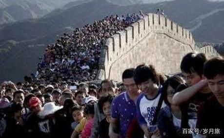外国人老说中国人素质低,看看他们旅游都干了