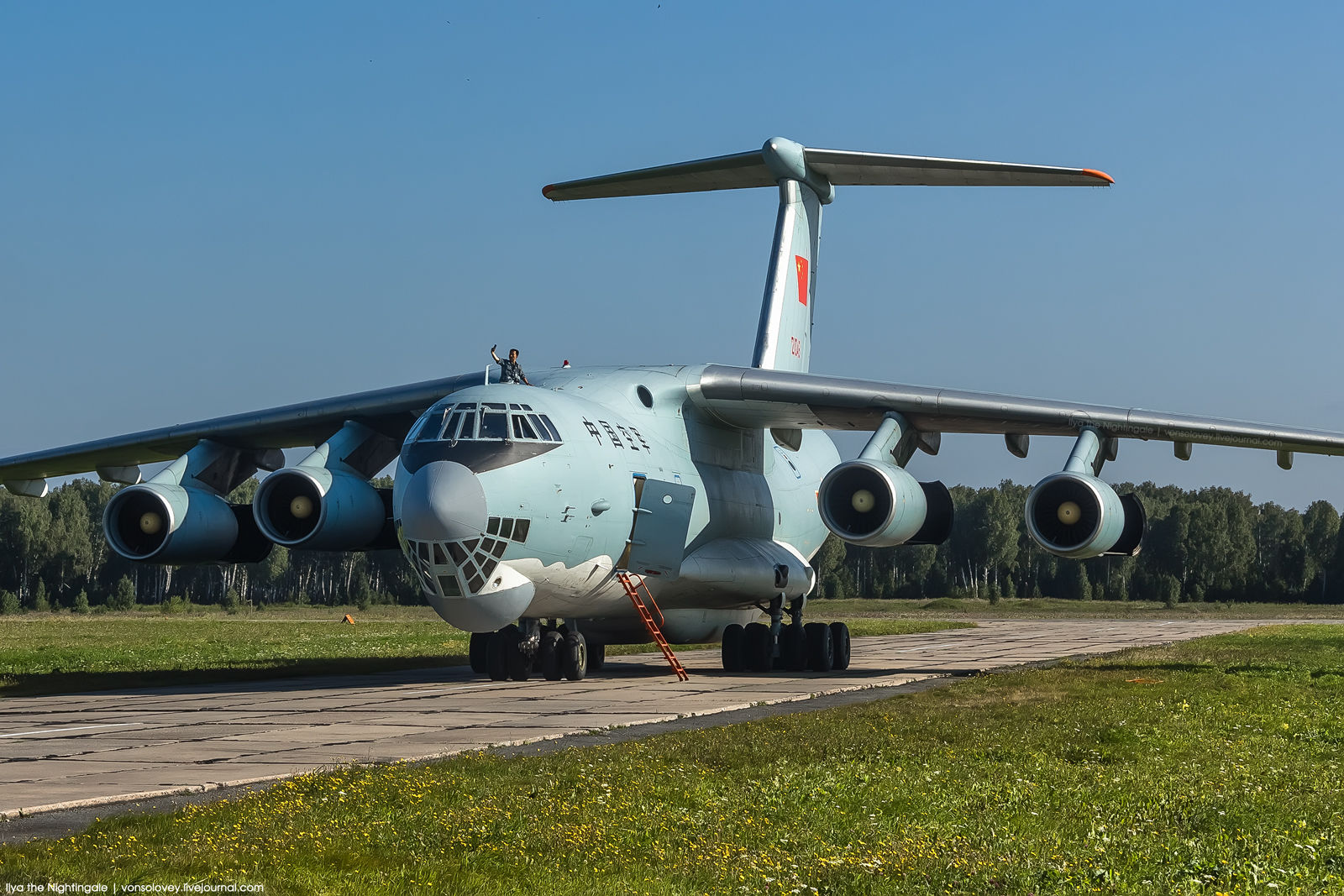 俄罗斯摄影师镜头里中国参加演习战机
