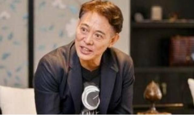 李连杰重入中国国籍引争议,却被知情人说出真
