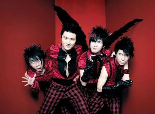 大张伟抄袭事件再升级 这很大张伟 大张伟抄袭事件再升级 这很大张伟