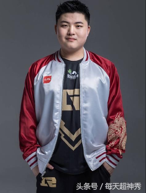 RNG打野卡萨把自己改回FW战队,换上FW头像