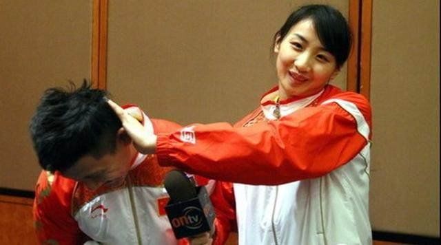 何雯娜:干不过小三的她,两千块的工资开百万跑