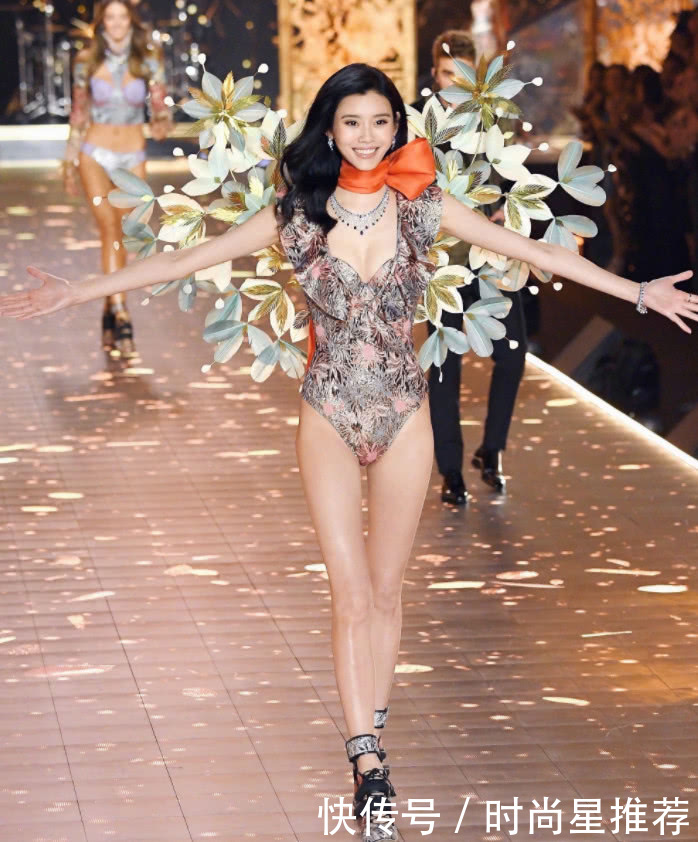 奚梦瑶内衣走秀_奚梦瑶维密走秀内衣