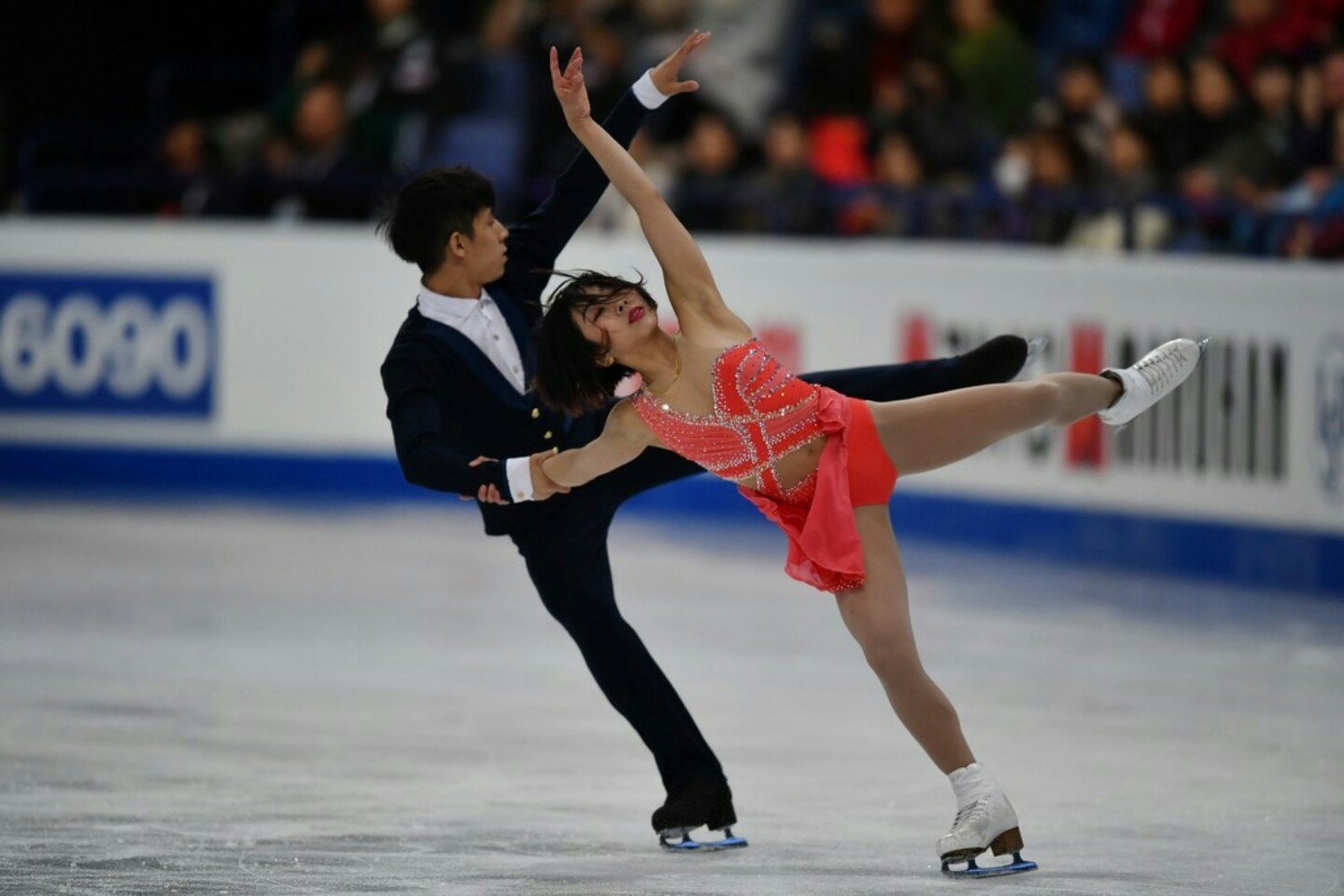 花滑大奖赛羽生结弦俄首秀 隋文静韩聪领衔中国站