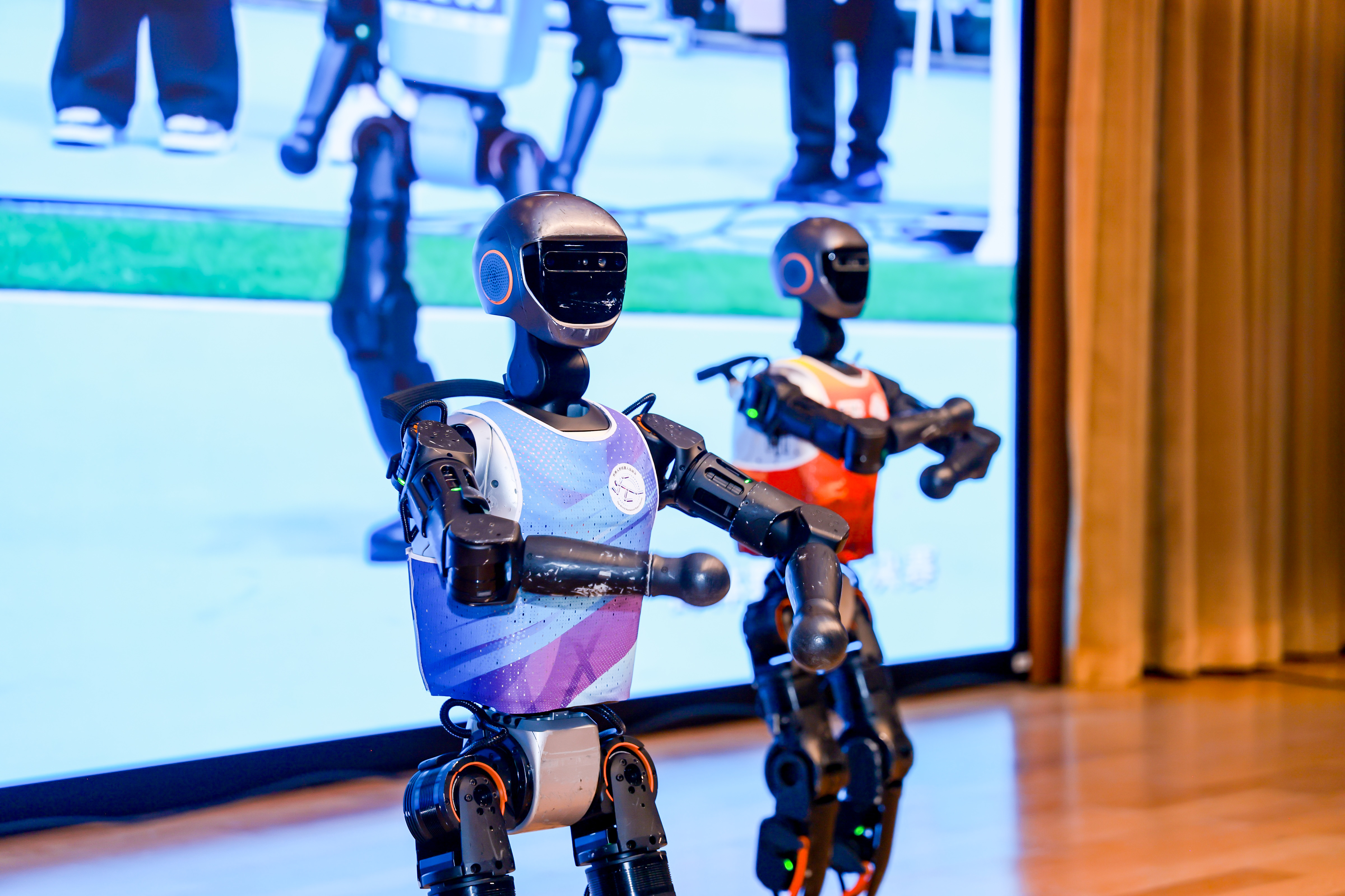 首都大学生“诚信立心、AI立业”演讲奏唱融之交响 首都大学生“诚信立心、AI立业”演讲奏唱融之交响