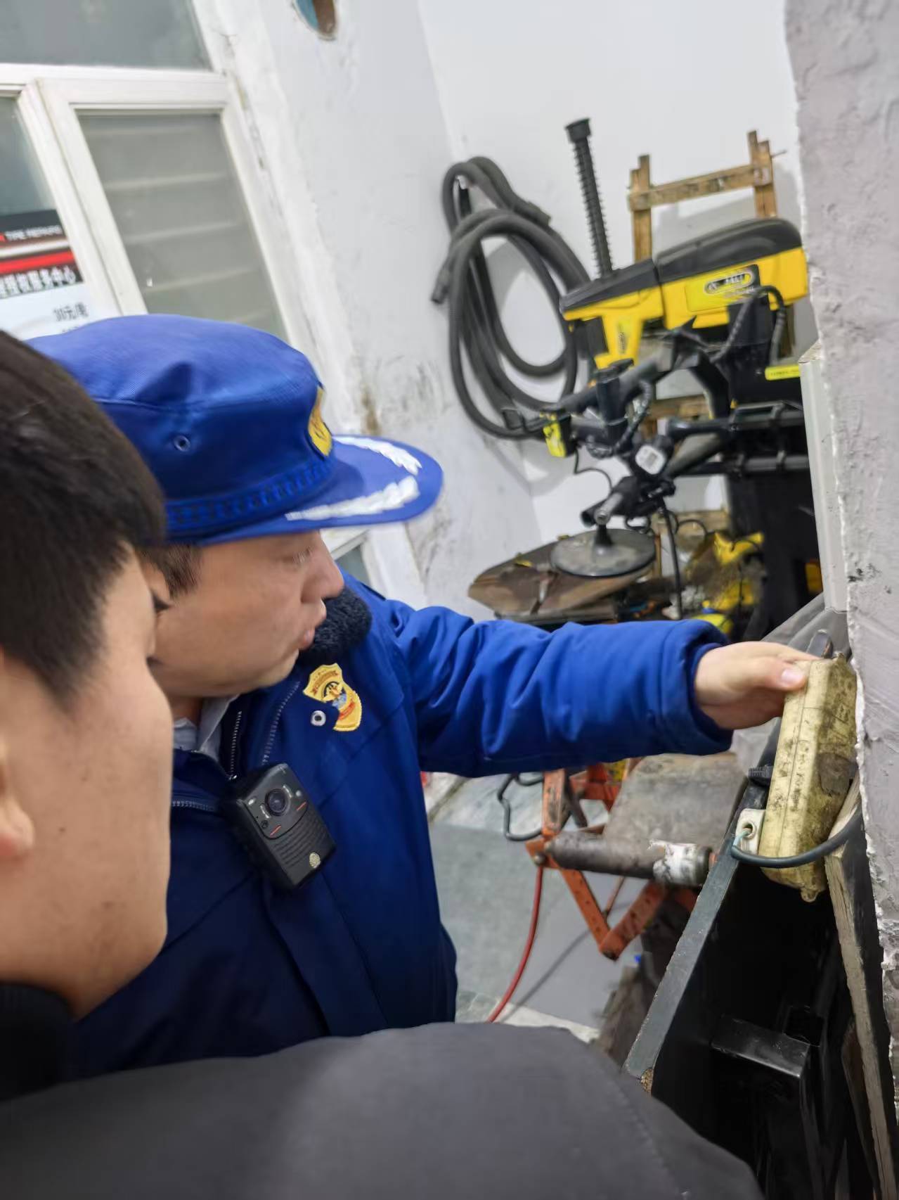 昌平消防联合多部门夜查“九小场所”消防安全隐患