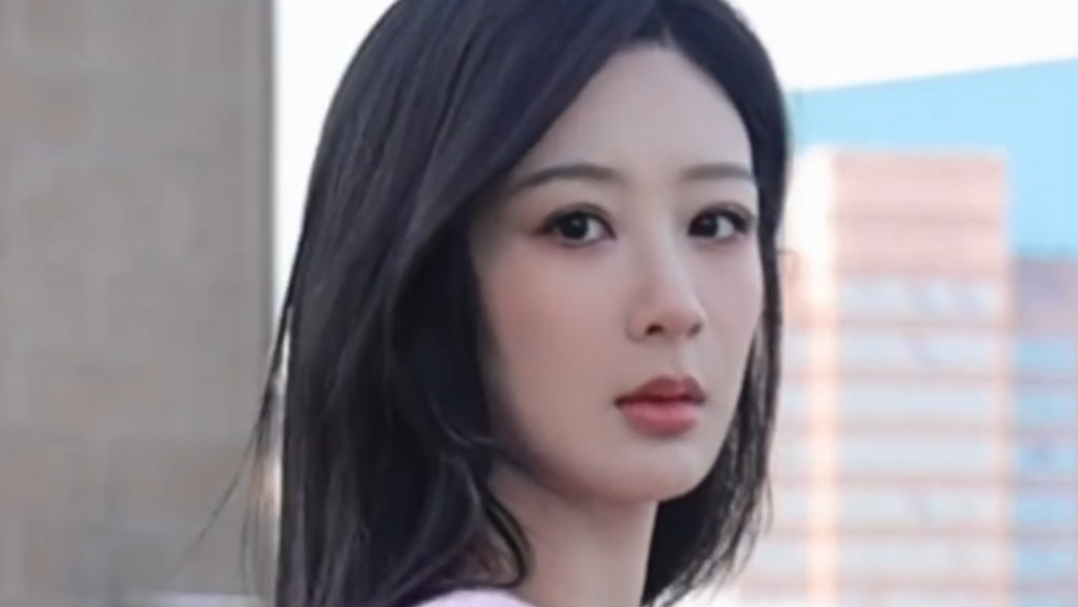 杨紫罗马时装周出发图释出 杨紫罗马时装周出发图释出