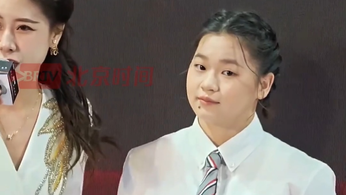 全红婵在上海出席首个独立代言的线下活动 全红婵在上海出席首个独立代言的线下活动