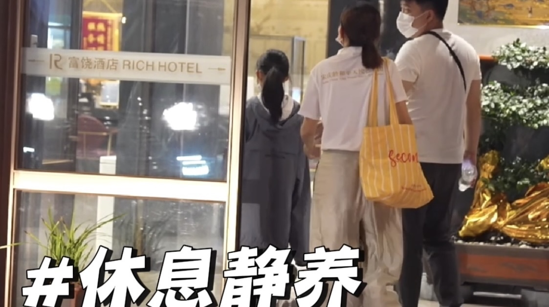 “夏令营背后，老师们无微不至的照顾”
