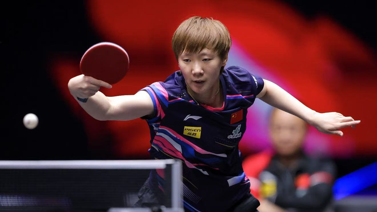 王曼昱1比3不敌朱雨玲 无缘美国大满贯8强