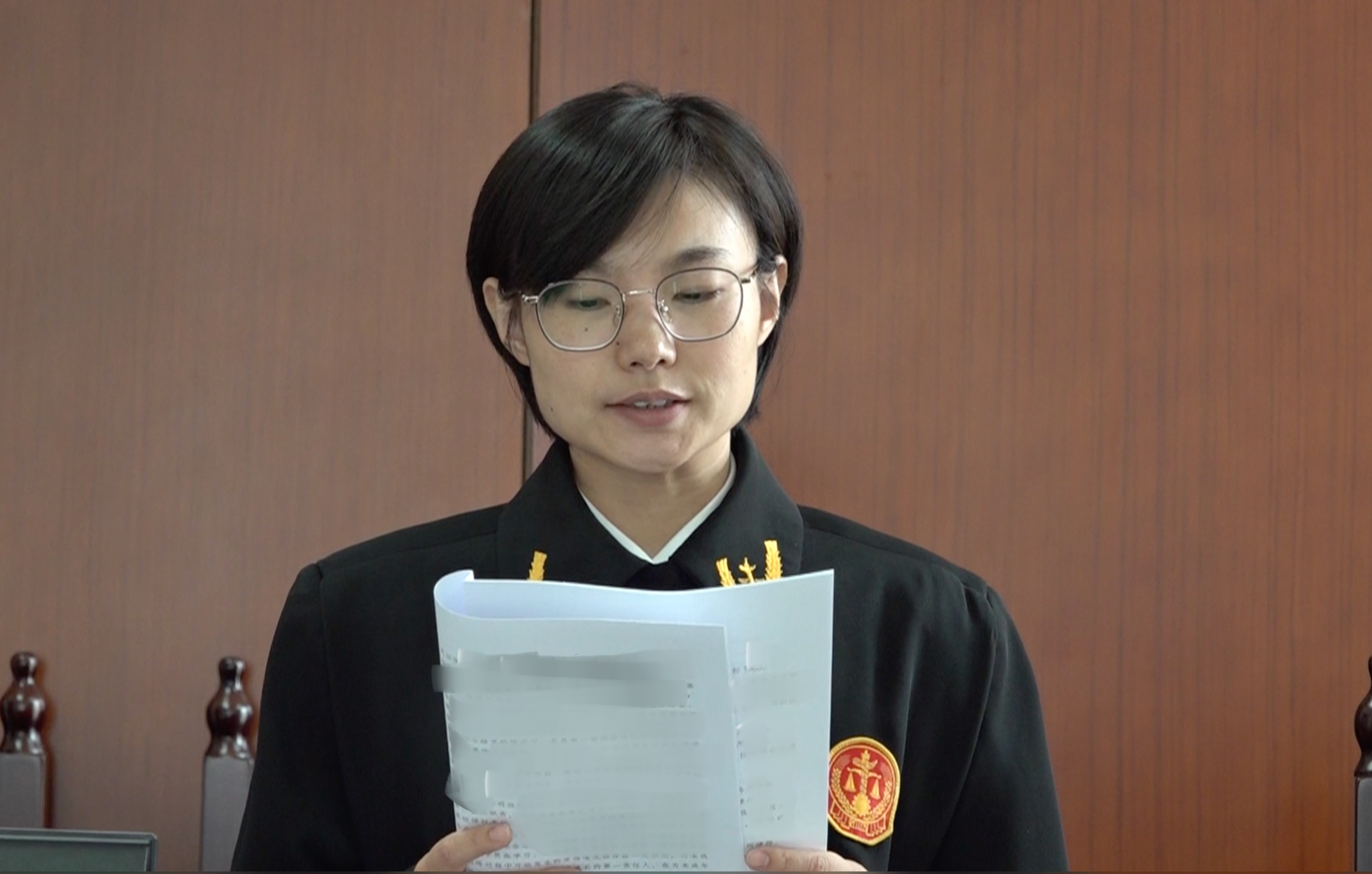 女孩花滑骨折向培训机构索赔,法院判决机构担责八成 女孩花滑骨折向培训机构索赔,法院判决机构担责八成