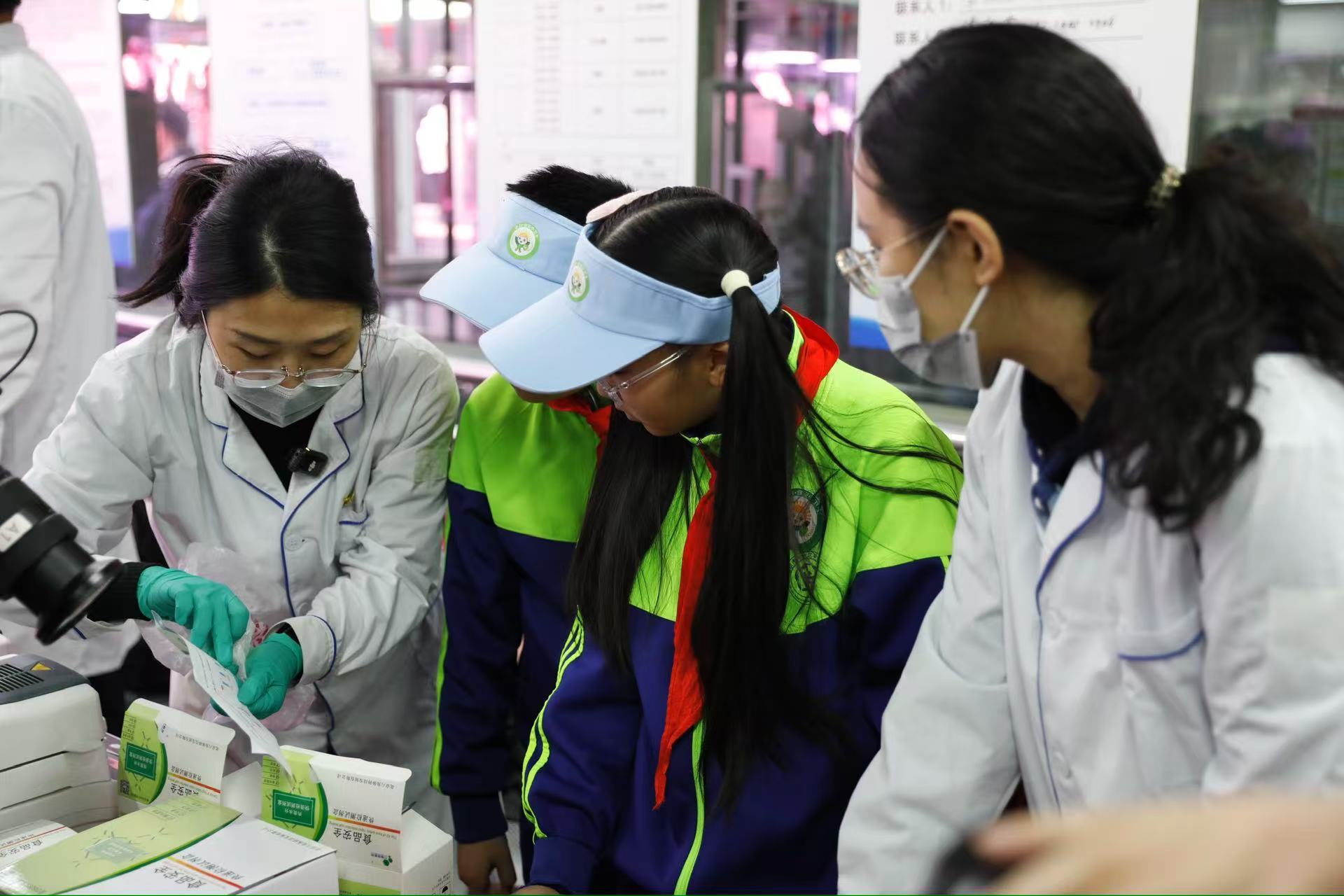 “食安小卫士”走进新发地，“你点我检”保障春节“菜篮子”食品安全