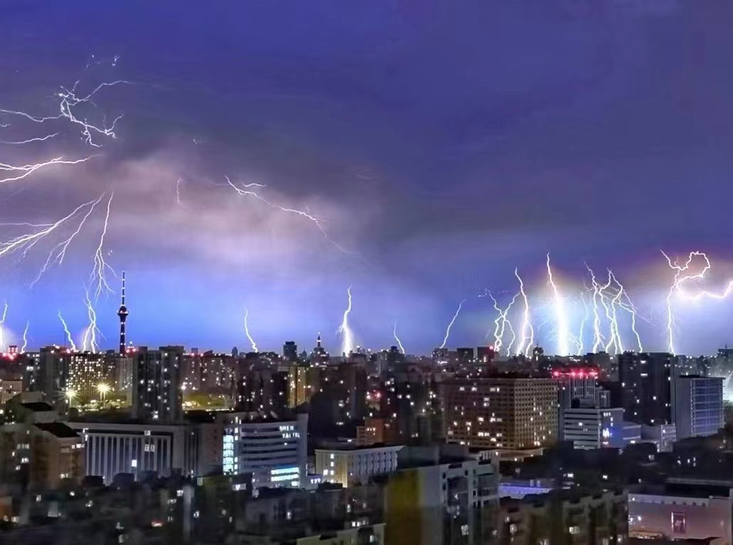 本市发布雷电黄色预警，公众防护指引请收好——