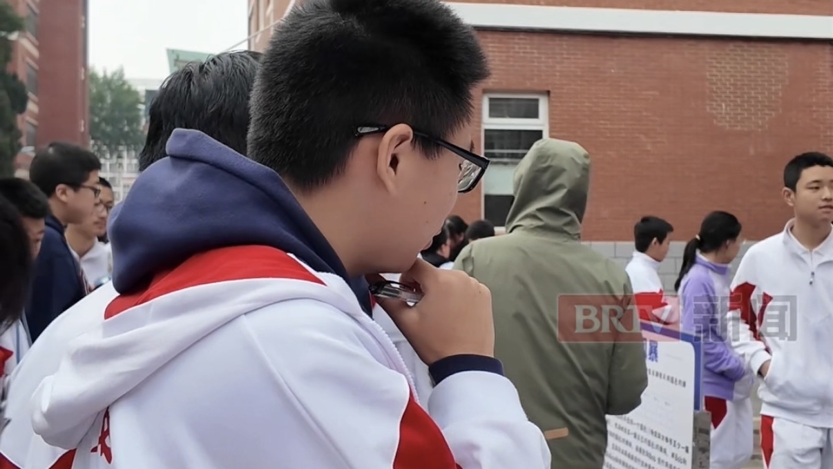 人大附中学生们午休时间“玩”起了量化投资