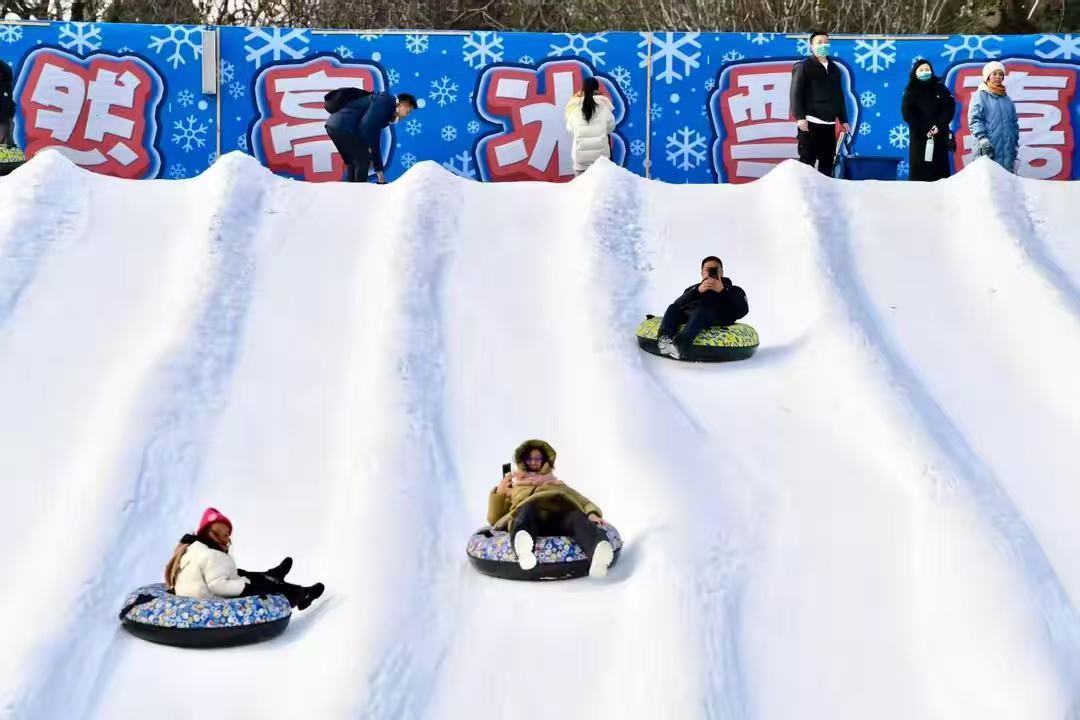 玩雪请抓紧!北京多家公园雪场本周日后结束运营 玩雪请抓紧!北京多家公园雪场本周日后结束运营