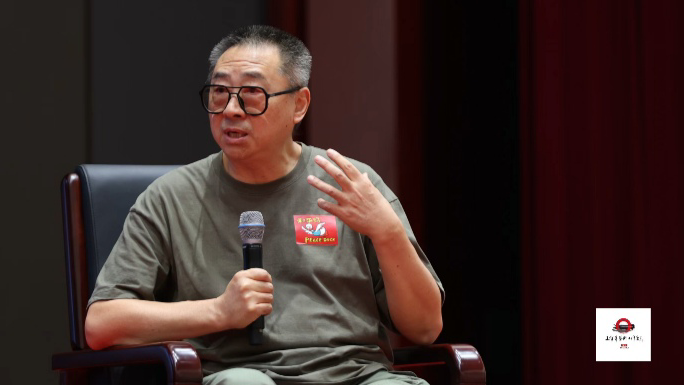 唐师曾遗作《我在茧房吐老丝》新书发布会在京举行 唐师曾遗作《我在茧房吐老丝》新书发布会在京举行