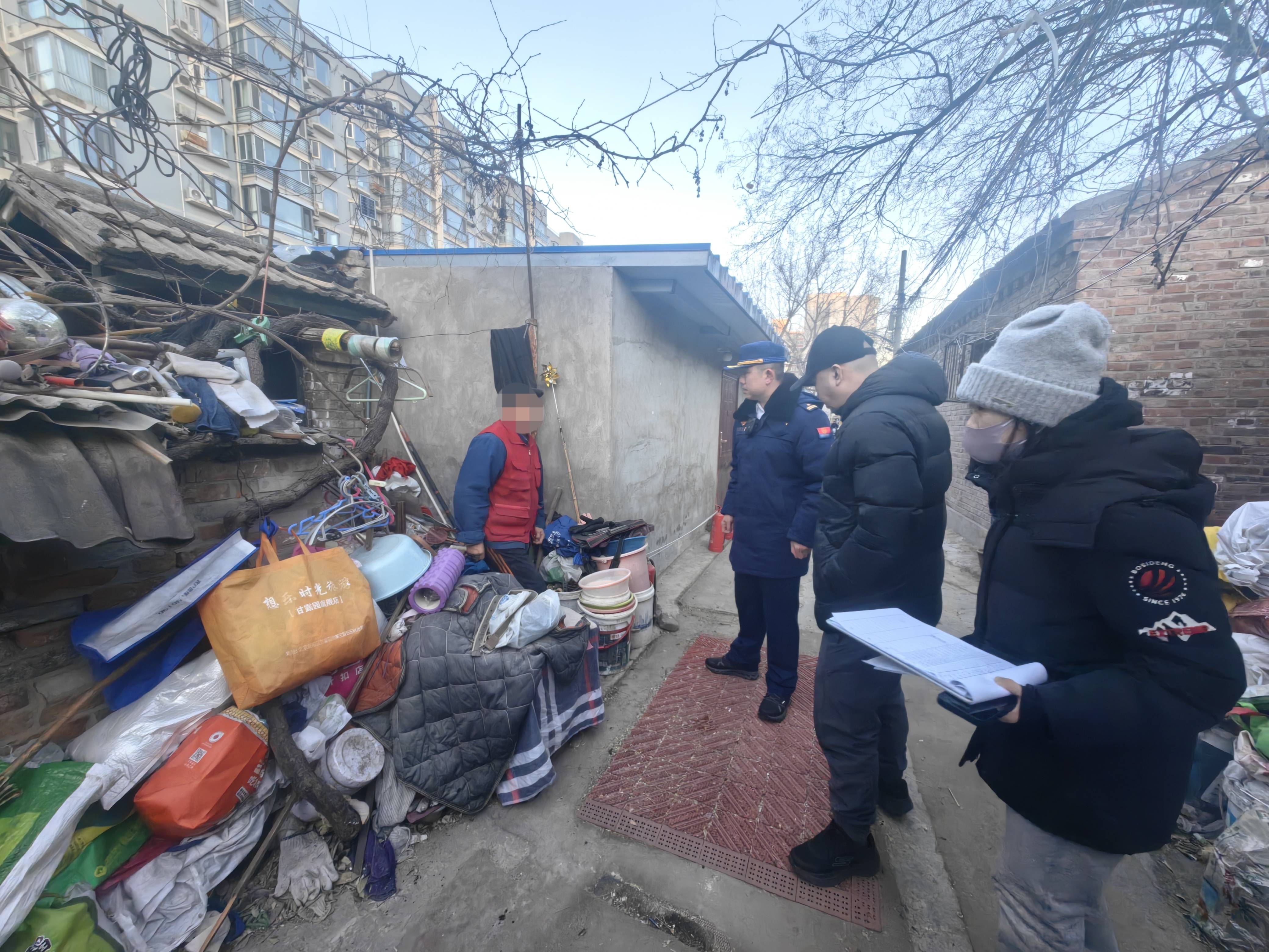 元旦假期将至消防护佑平安——丰台消防深入辖区开展夜查检查