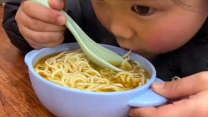 “当了妈妈也要请你选择自己喜欢的口味”一饭店挂着这样一张牌子 “当了妈妈也要请你选择自己喜欢的口味”一饭店挂着这样一张牌子