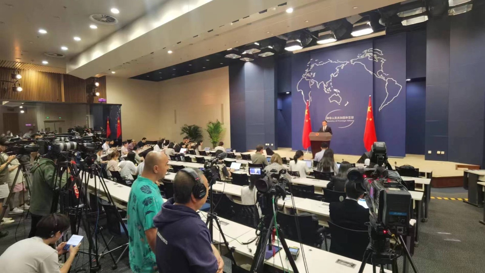 日本学者向中国捐赠大量细菌战史料并寄语“日中不再战”