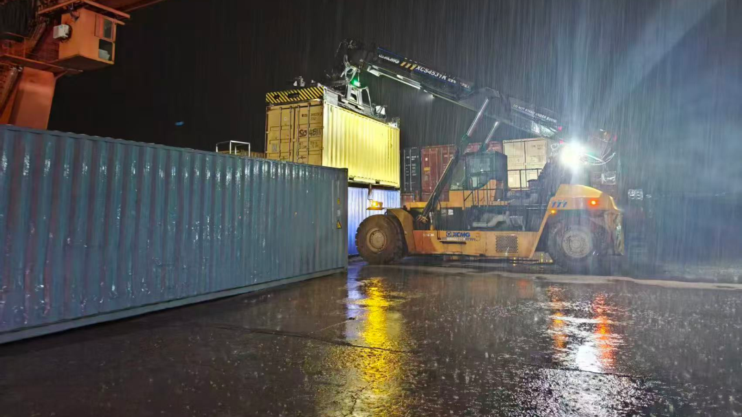 北京房山：风雨无阻！北京国际陆港图定班列稳定发运