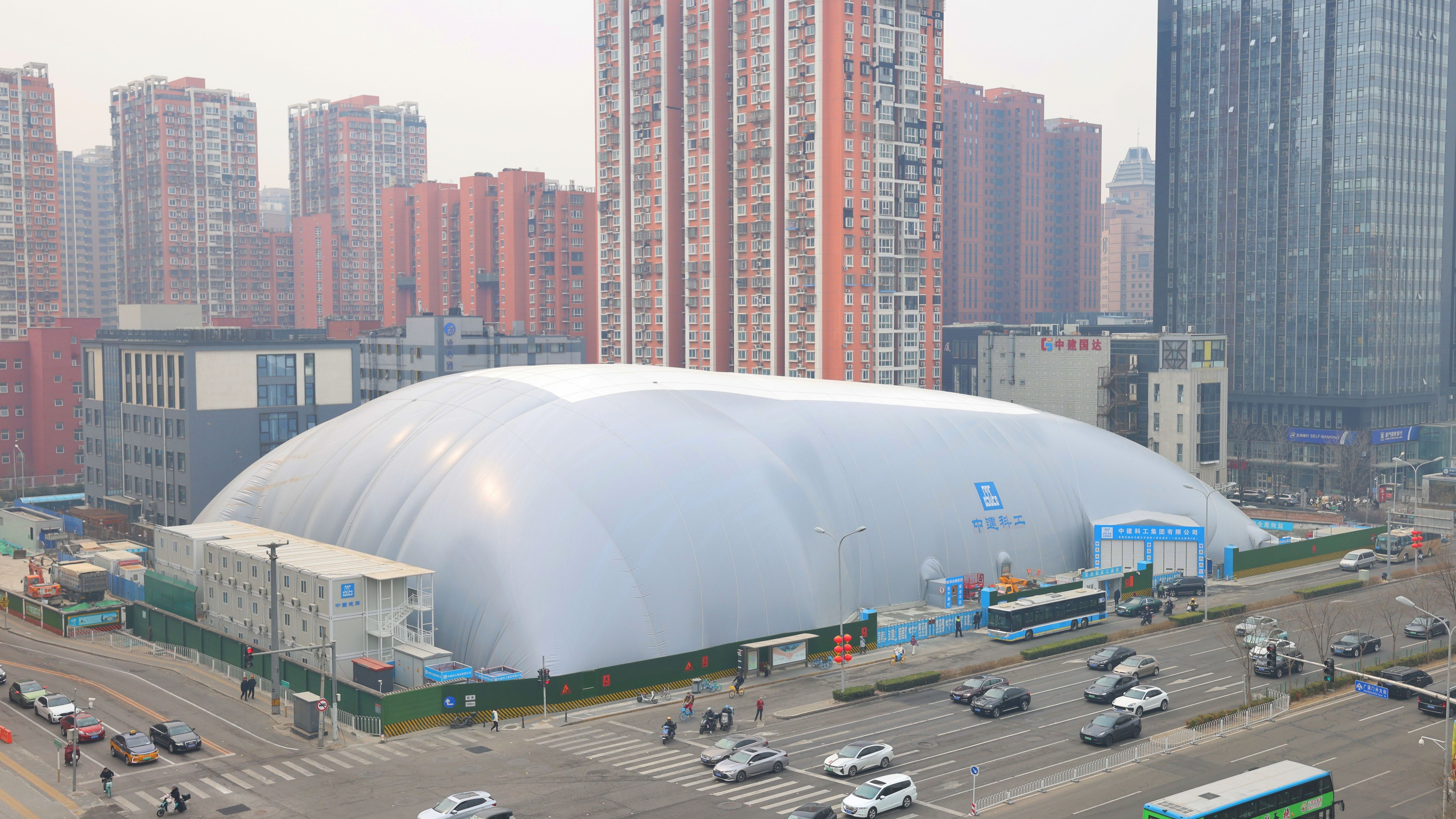 东二环搭起“巨型气球”,马圈公交地铁一体化项目有新进展 东二环搭起“巨型气球”,马圈公交地铁一体化项目有新进展