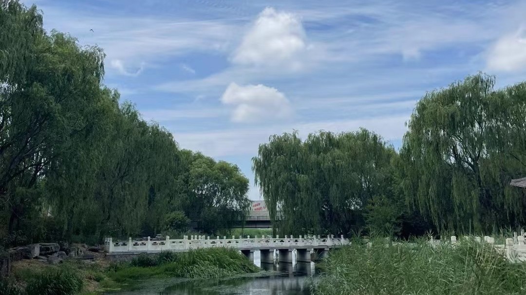 今明两天天气晴朗 气温回升 今天最高气温35℃ 今明两天天气晴朗 气温回升 今天最高气温35℃